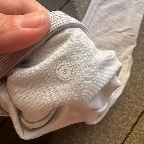 Lululemon train times 7/8 leggings small - Picture 6 of 7